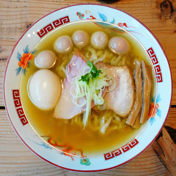 「鶏中華ソバ 潮＋味玉＋うずらの味玉＋サッポロラガービール」@The Noodles & Saloon Kiriyaの写真