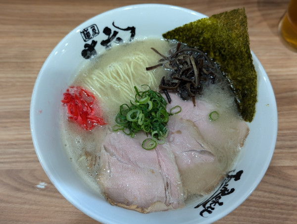 「mixiコミュ限定しおとんこつ　替え玉付」@麺屋 丈六の写真