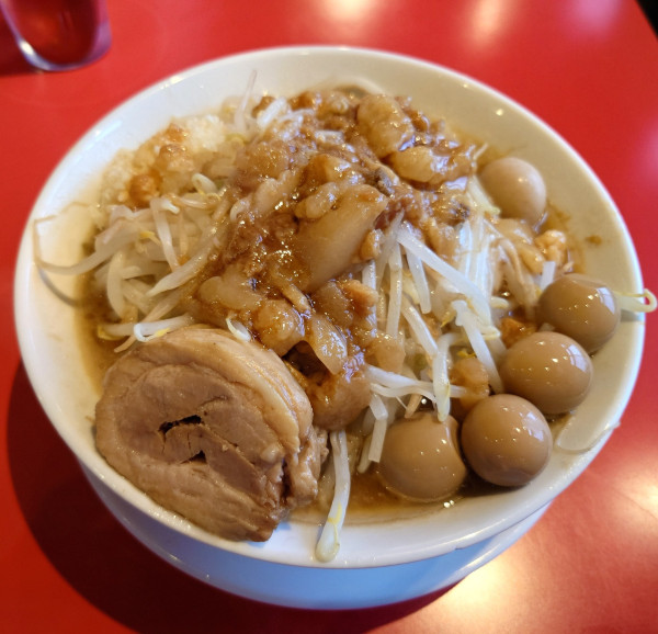 「ラーメン小+うずら(1200円)」@ボディブローの写真