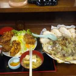 チャーシューメン（大盛り）、唐揚げ定食
