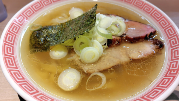 「【ルーツ記載】肩ロース中華そば塩(1000円)」@まるえ中華そばの写真