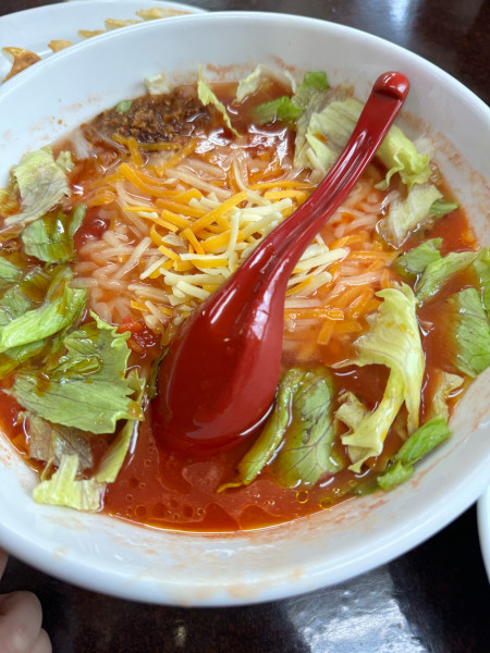 「トマトづくしラーメン1090円+餃子セット470円」@ラーメンHOT めん花の写真