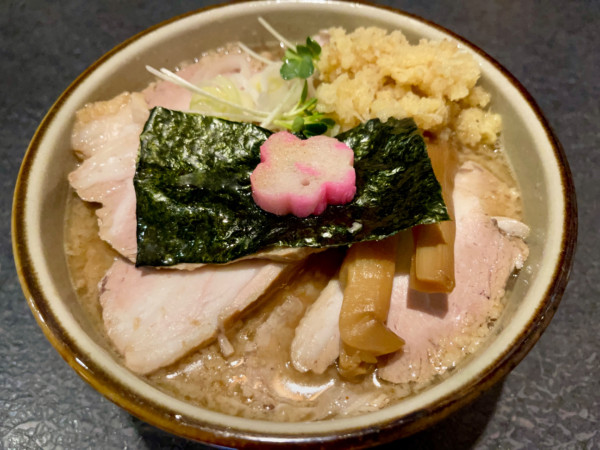「背脂生姜味玉チャーシューラーメン  醤油」@秋田ラーメン はまの写真