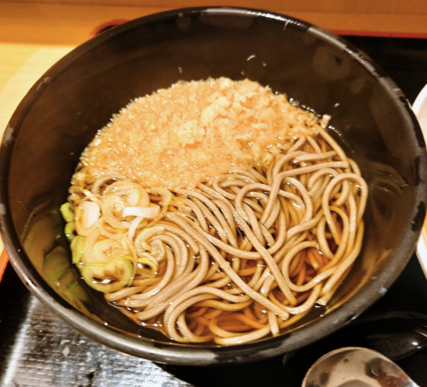 「半よもだカレー＋半たぬきそばセット」@よもだそば 御徒町店の写真