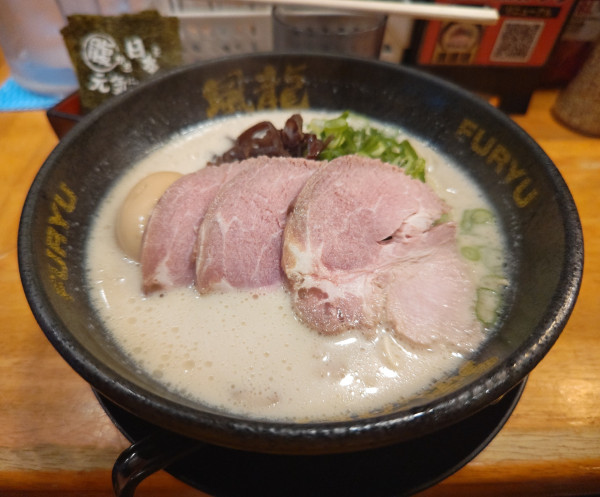 「〇福とんこつラーメン￥1,050+無料替え玉2玉」@博多風龍 秋葉原2号店の写真