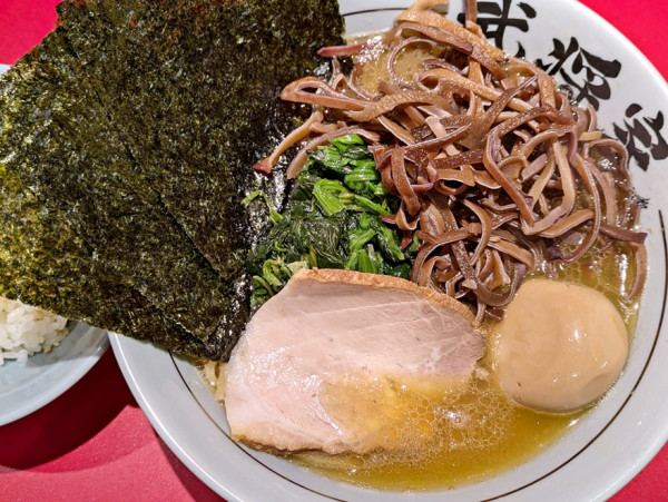 「半熟味玉らーめん＋キクラゲ」@家系らーめん 武将家 浅草店の写真