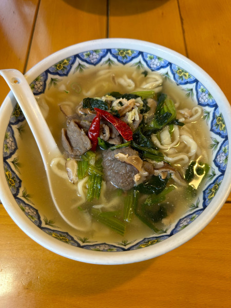 「牛肉あっさり激辛ラーメン(辛さ5倍)」@中国ラーメン揚州商人 アネックスチェックイン新橋店の写真