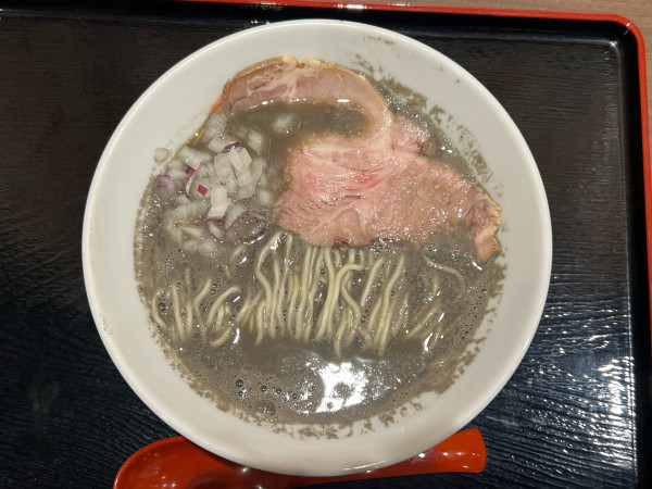 「煮干蕎麦　900円　伊吹いりこの和え玉　400円」@湘南丿貫の写真