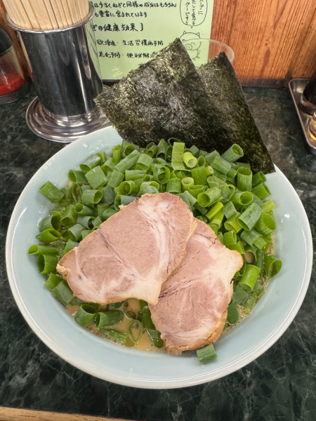 「青ネギラーメン　中」@横浜寺田家ラーメン 北柏店の写真