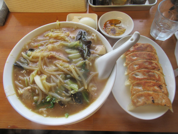 「もやしそば餃子セット（１１００円）」@ラーメン・餃子 敏亭の写真