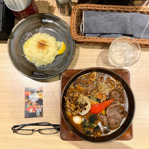 「ジンギスカンと5種きのこの森（辛口）」@スープカレーGARAKU 中野店の写真