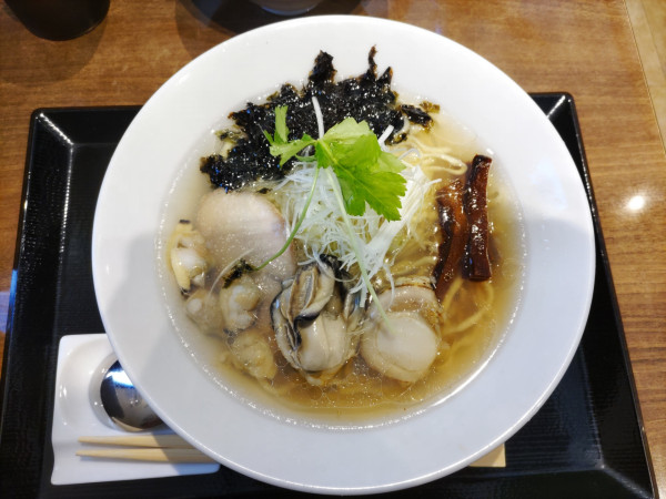 「貝と魚のあら炊き中華そば（スタンダード）」@Fishmenの写真