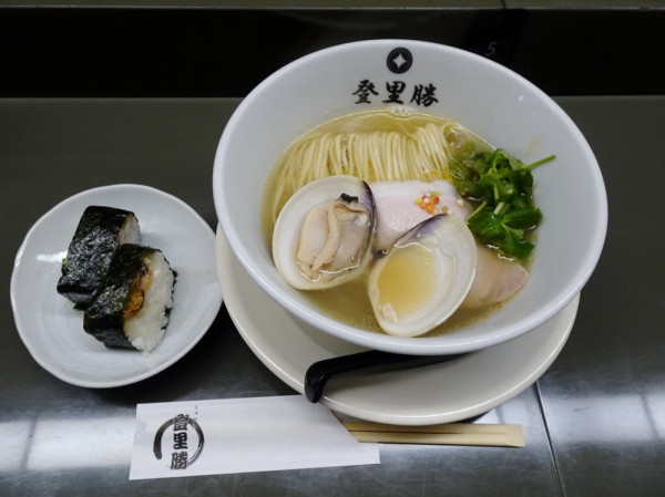 「はまぐり塩らぁめん 1700円他」@らぁめん登里勝の写真