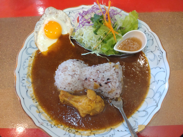 「さきたま古墳古代米カレー　１１００円」@CAFE 茶馬古道の写真
