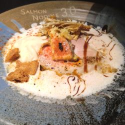 ポルチーニサーモンラーメン