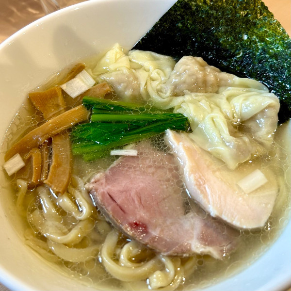 「ワンタン塩中華ソバ（手もみ麺）」@中華ソバ ちゃるめの写真