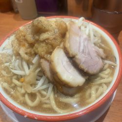 らーめん300㌘豚3枚油マシ