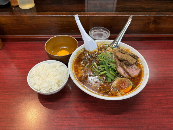 「特製勝浦タンタン麺リスペクト勝俣（1180）生玉子（60）半ライ」@鶏こく中華 すず喜の写真