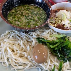 辛ホルつけ麺(900円)