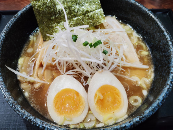 「濃コク旨豚骨魚介の中華そば味玉」@麺屋 嘉藤の写真