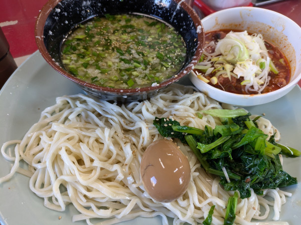 「辛ホルつけ麺(900円)」@とん平食堂の写真