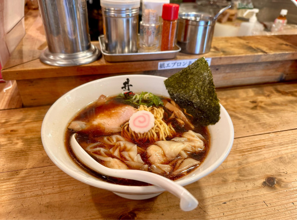 「醤油ワンタンめん」@井田商店の写真