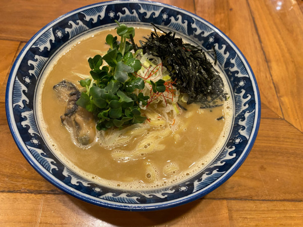 「牡蠣拉麺950円」@麺や佐市の写真