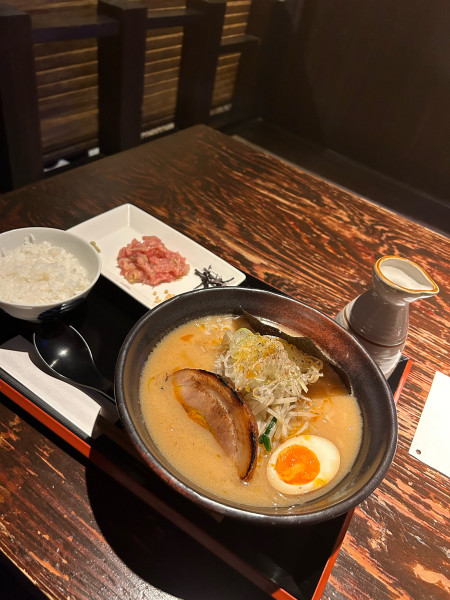「濃厚味噌ラーメン＋本日の茶漬け」@麺処 三虎の写真