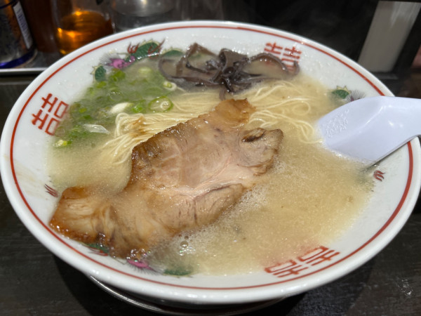 「とんこつラーメン 替え玉」@豚麺 気の写真
