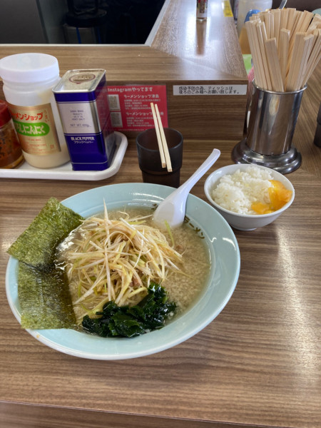 「ネギラーメン800円　無料ライス」@ラーメンショップ 津島本店の写真