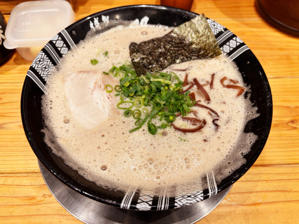 「ラーメン　950円」@博多一双 新横浜ラーメン博物館店の写真