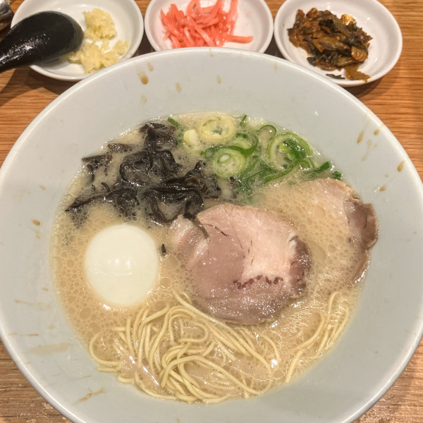 「白丸元味(PM価格550円)半熟味玉CPキクラゲ割引CP」@博多一風堂 ららぽーとTOKYO-BAY店の写真