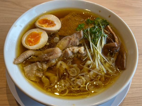 「中華そば+味玉」@手打 親鶏中華そば綾川 大成店の写真