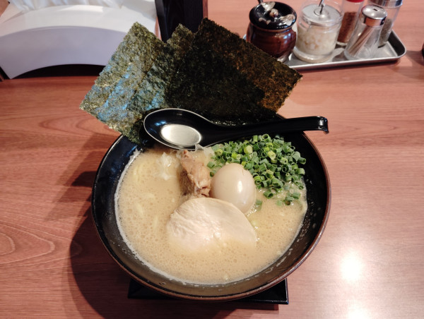 「濃厚 鶏白湯　こってりの白湯」@鶏専門 らーめん銀の写真