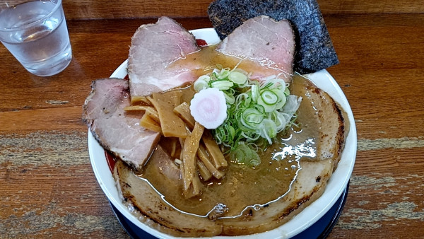 「チャーシューらー麺」@らー麺 たまや零式の写真