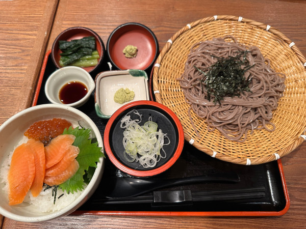 「サーモンいくら丼定食1,200円」@信州そば処 そじ坊 高崎モントレー店の写真
