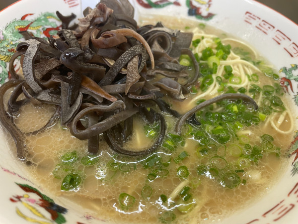 「らーめん850円＋キクラゲ120円」@らーめん屋 輪道の写真