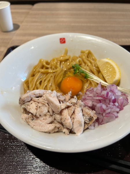 「月見鶏油和えそば」@中華そば 髙野 ベイサイド店の写真