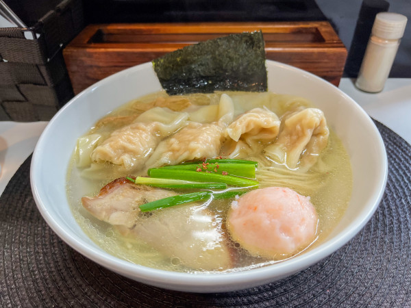 「ワンタンメン」@麺や金時の写真