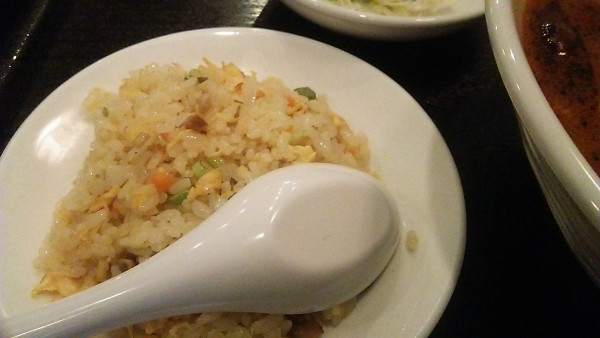 「ランチD マーラ刀削麺＋半チャーハン 950円」@合楽園の写真