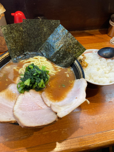 「チャーシュー中ラーメン ごはん 1480円」@末廣家の写真
