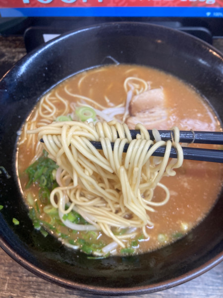 「味噌豚骨750麺大盛180」@ラーメン本舗 珍豚香 祇園店の写真