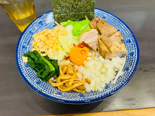 「平凡あぶらそば」@自家製手打ち麺 禿の写真