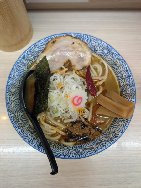 「濃厚狼煙ラーメン+カレースパイシー」@狼煙 大宮店の写真