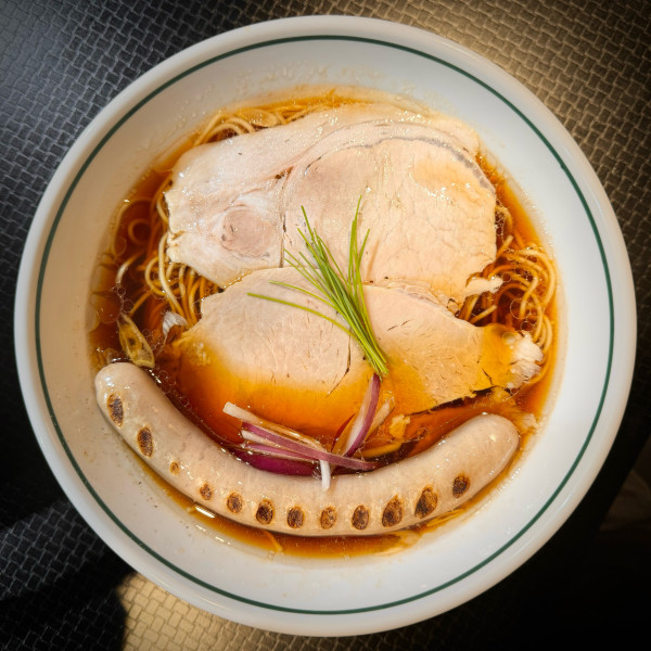 「豚肉一頭清湯麺 ソーセージラーメン 醤油 1,200円」@豚一頭 清湯麺の写真