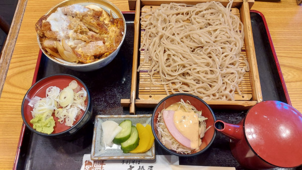 「もり蕎麦とミニかつ丼セット 1100円」@そば処 大橋屋の写真