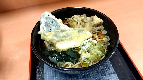 「舞茸・目鯵・茄子天そば（６７０円）」@名代 箱根そば 相武台前店の写真