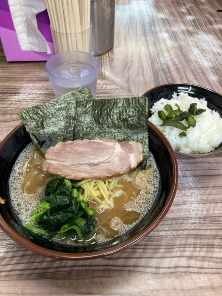 「並ラーメン 850円」@武蔵家 富士見店の写真