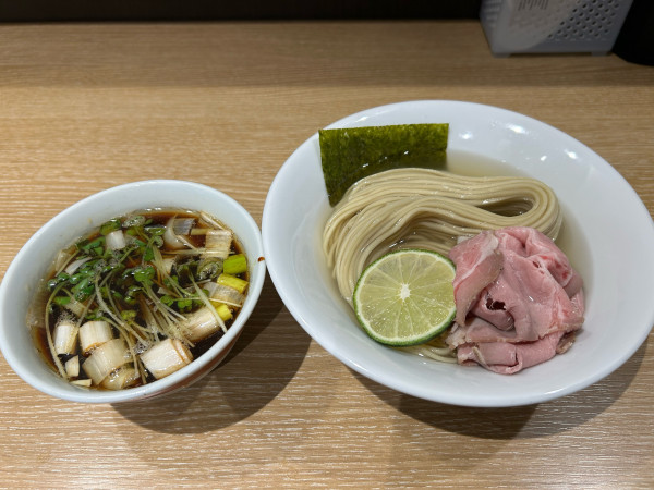 「昆布水つけ麺(黒)」@一番だしラーメン しんせんの写真