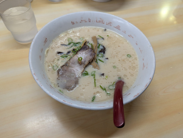 「豚骨ラーメン味濃い目700円」@九州博多 長浜らーめん まき 池田公園本店の写真